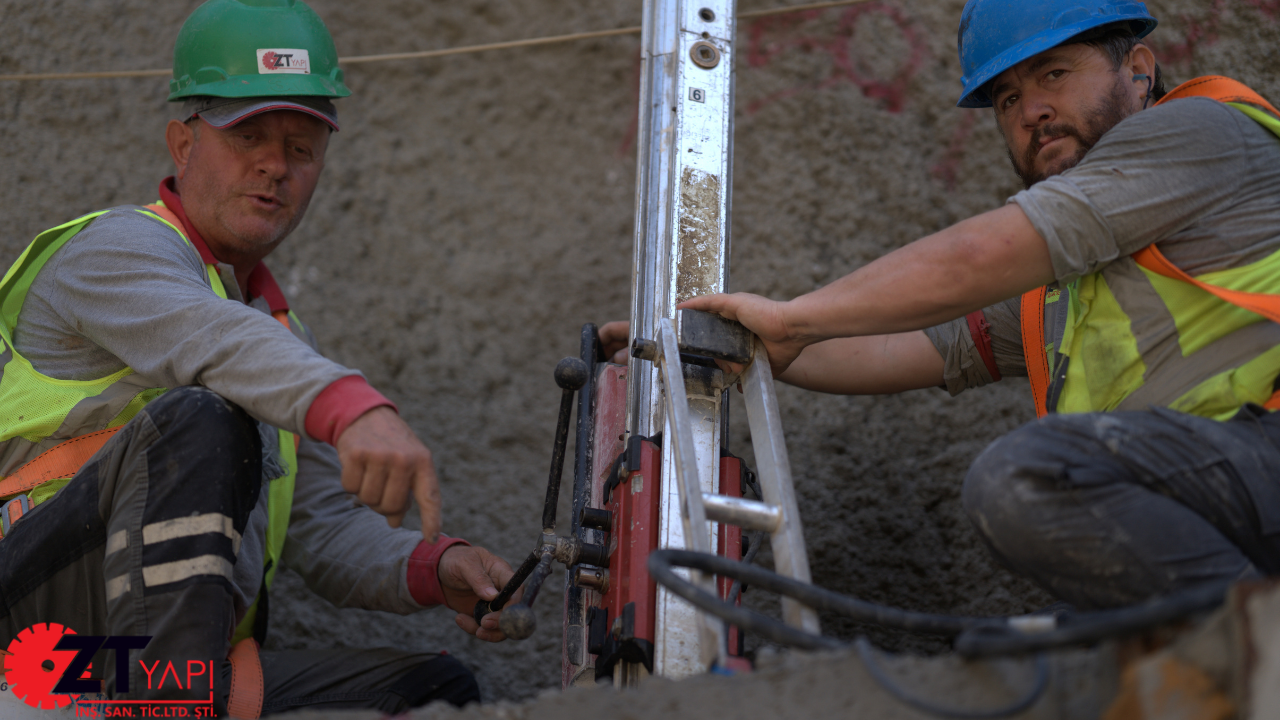 ZT Yapı ekibinin beton delme ekipmanıyla saha çalışması